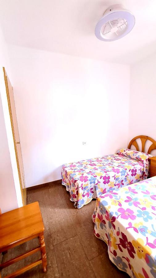 Apartamento Bonanza - 40 metros de la playa! Gandía Exterior foto